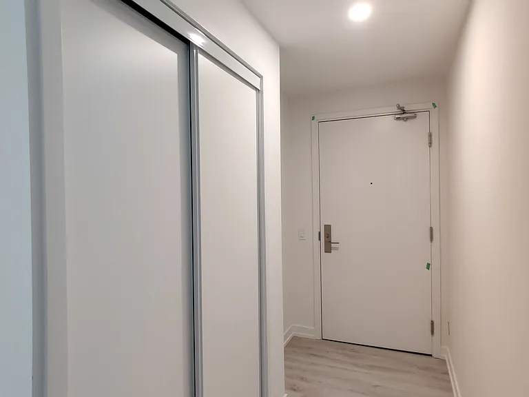 33 Helendale Ave #1603 — Photo 2