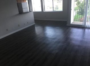 5 Admiralty Dr APT 5, Middletown, RI 02842