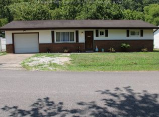 5302 Dudden Fork Rd, Kenna, WV 25248