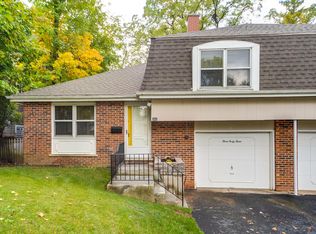 343 E Maple Ave, Mundelein, IL