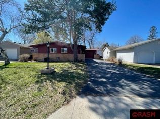711 Lakeview Ave, North Mankato, MN 56003