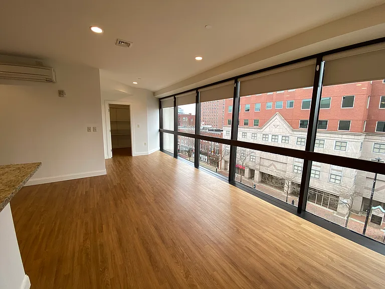 Red Oak at 875 Elm Street — Photo 64