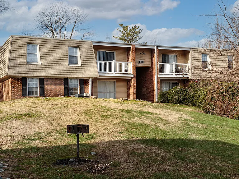 New Irving Heights Community & BBQ Area | Apartment Homes For Rent in Greensboro, NC