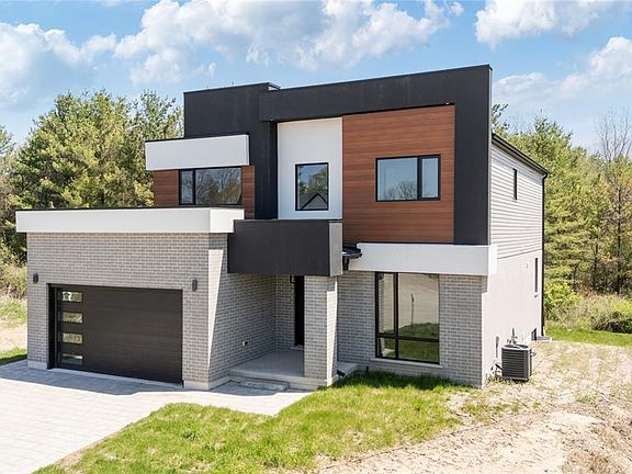 3rd image of 204 Merritt Ct