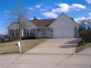 3728 Cambridge Crossing Dr, Saint Charles, MO 63304