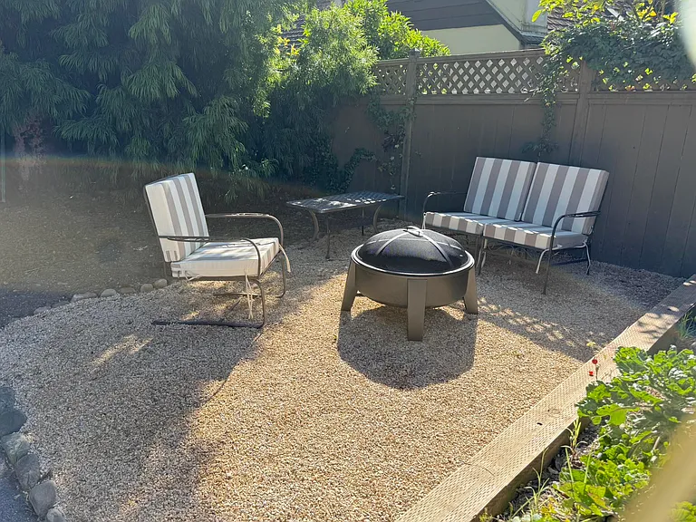 San Leandro Ln — Photo 15