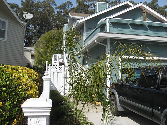 3rd image of 403 Roosevelt Blvd