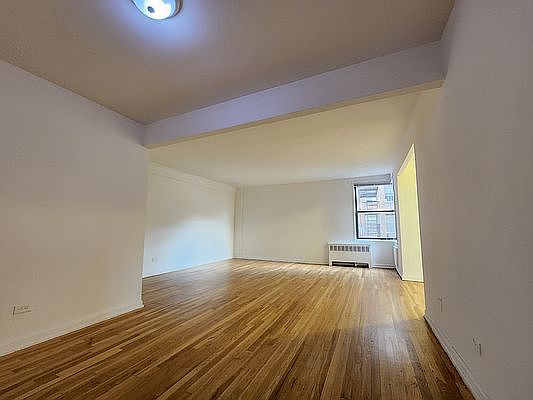 3rd image of 4475 Henry Hudson Pkwy APT 2B