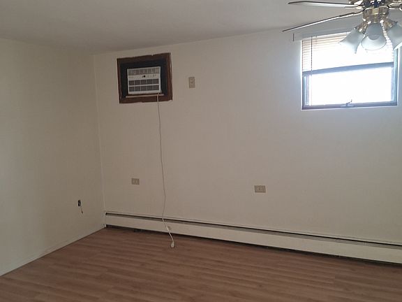 5th image of 604 W 2nd St #1