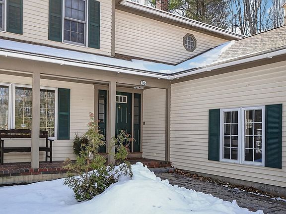 3rd image of 35 Oak Ridge Drive