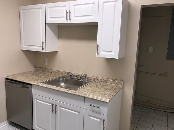 4th image of 7520 S Waterway Dr
