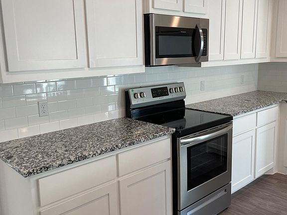 3rd image of 2500 S Fannin Ave