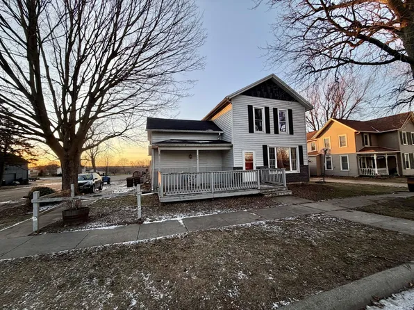 318 S Chestnut St, Shannon, IL 61078