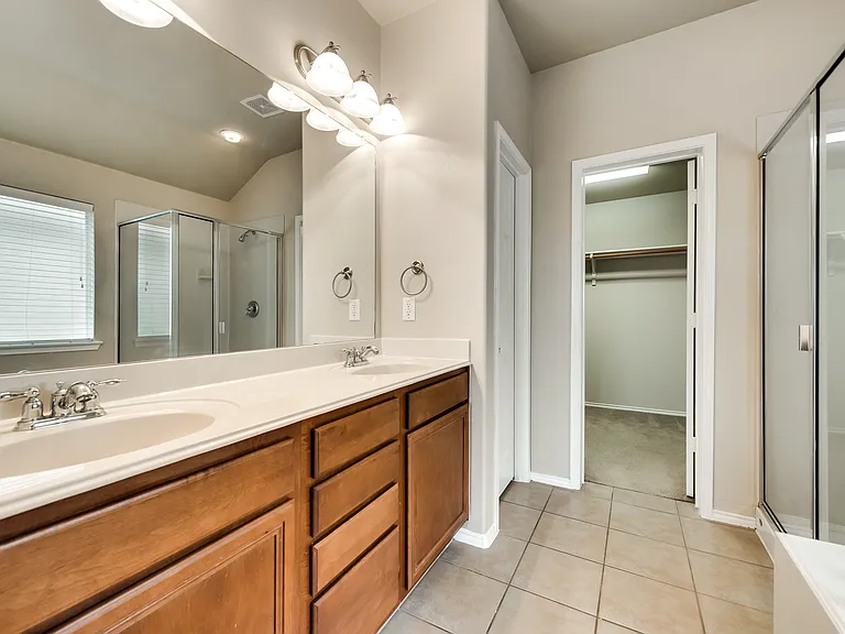 2116 Hartley Dr — Photo 10
