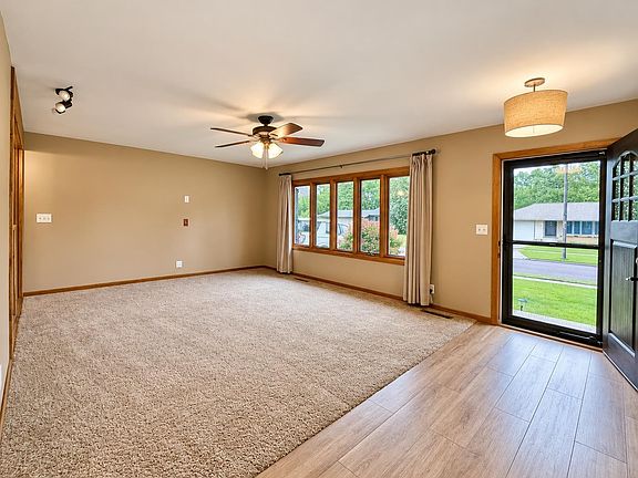 3rd image of 533 Prospect Dr