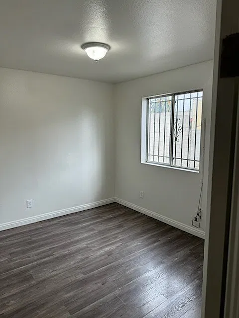 3 bed, 700 sqft, $2,200 — Photo 4