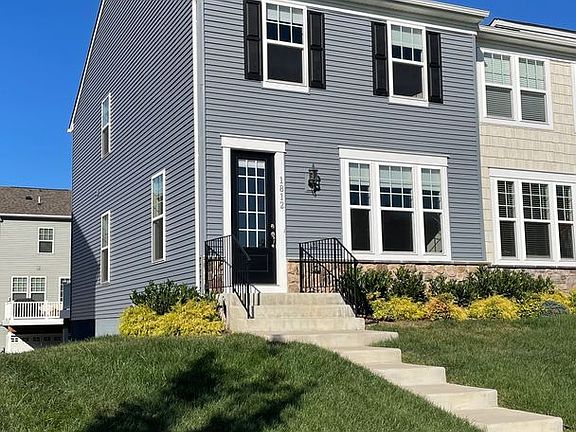 3rd image of 1812 Briscoe Ln