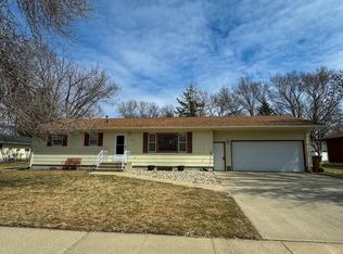 1710 Lawnridge Ave SE, Huron, SD 57350