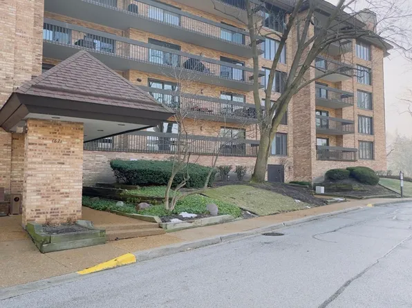 1671 Mission Hills Rd APT 201, Northbrook, IL 60062