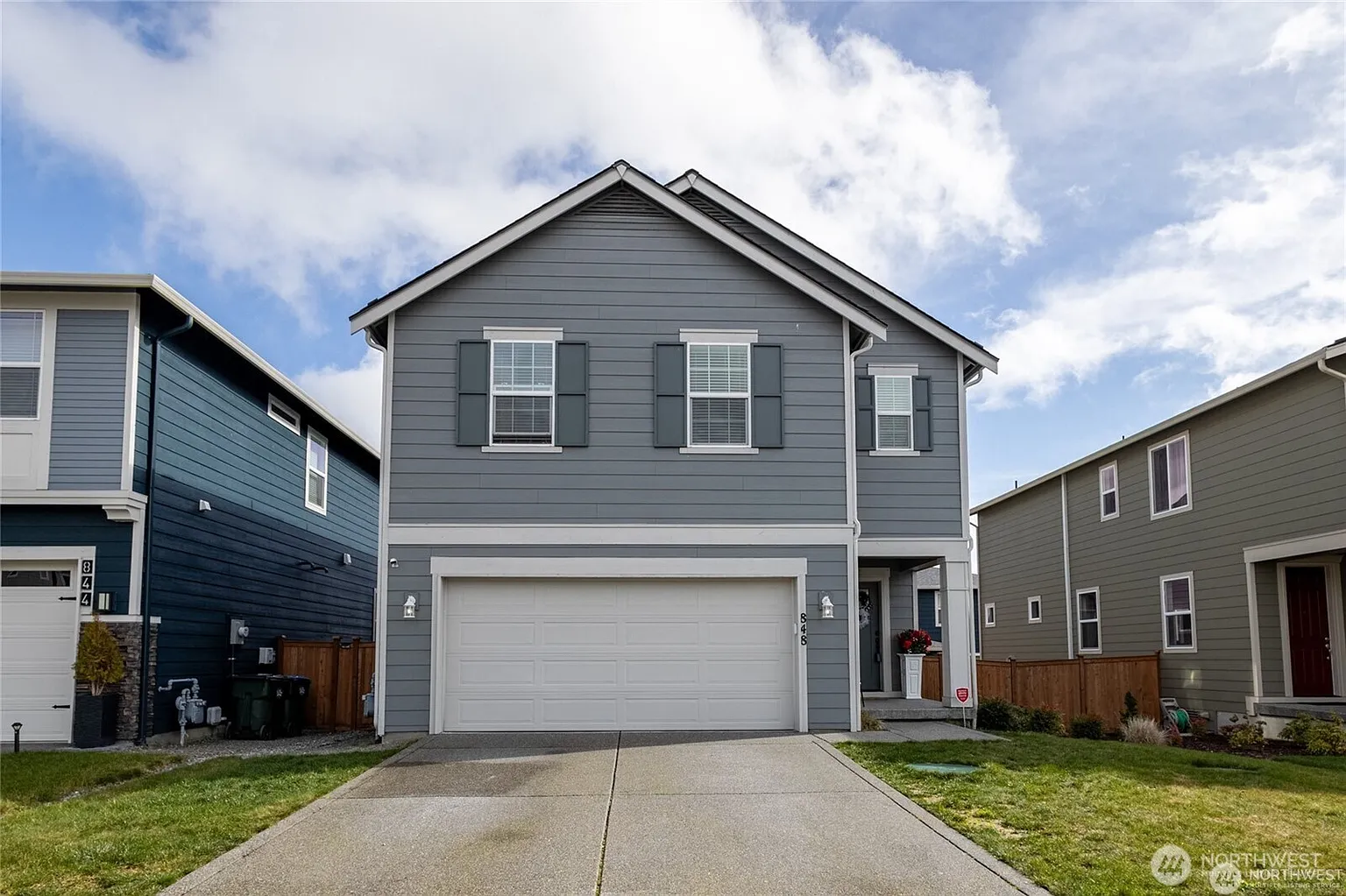 848 Vine Maple Street SE photo 1