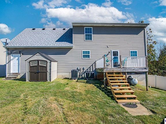 5th image of 5013 S Woodland Dr