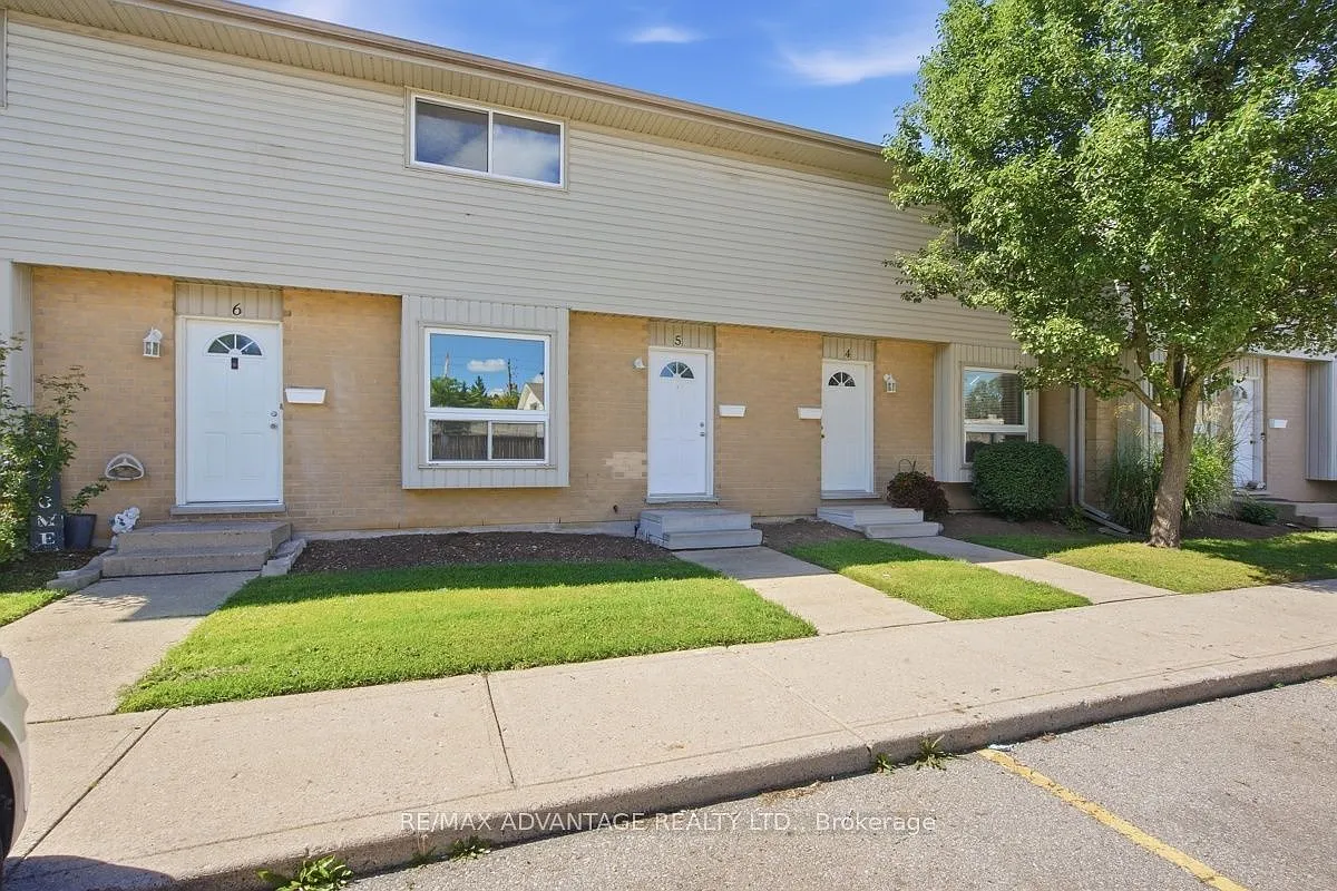 3 bed, $2,100 — Photo 2