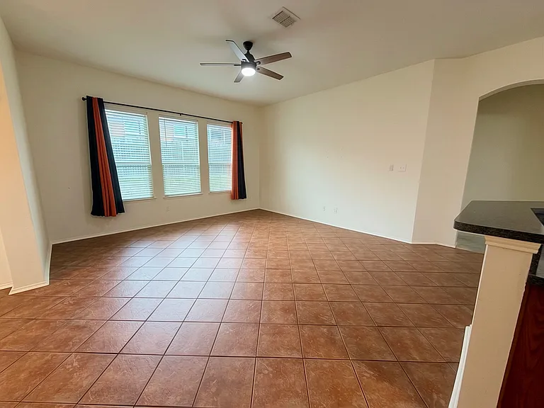 5601 Piedra Dr — Photo 10