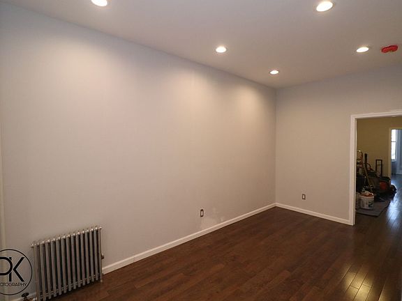 5th image of 90 India St APT 2R