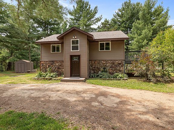 2nd image of 33181 Hickory Ln