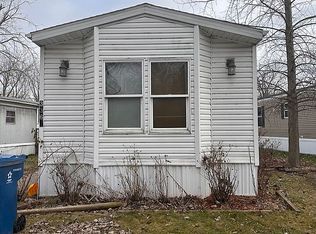 3361 Chess Dr, Bay City, MI 48706