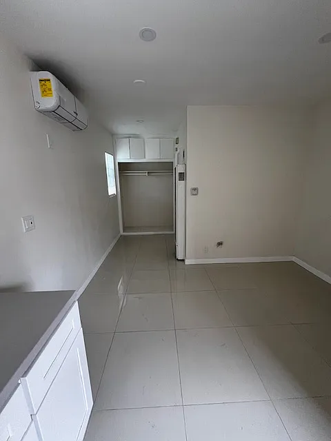 Studio, 350 sqft, $1,550 — Photo 3