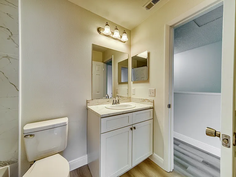 283 Gardner Ln #F — Photo 8