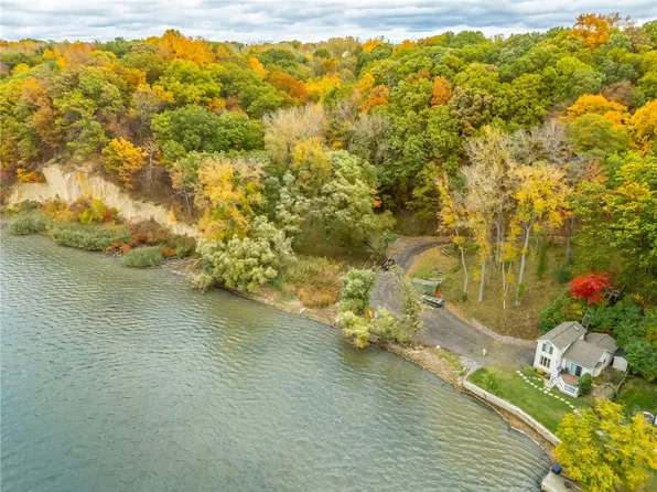 70 Avalon Trl, Webster, NY 14580