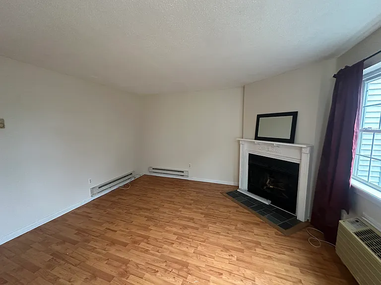 41 Crystal Ln #C — Photo 4