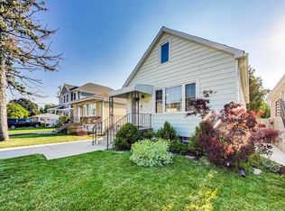 7622 N Odell Ave, Niles, IL 60714