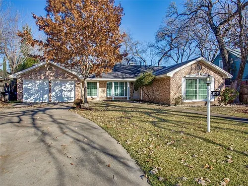 4104 Hartwood Dr Photo 1