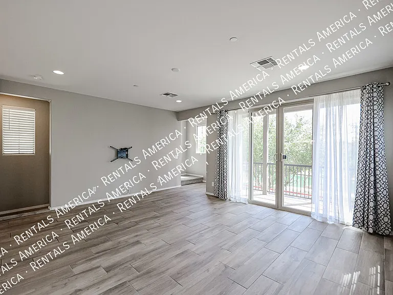 2751 S Balsam Dr — Photo 8