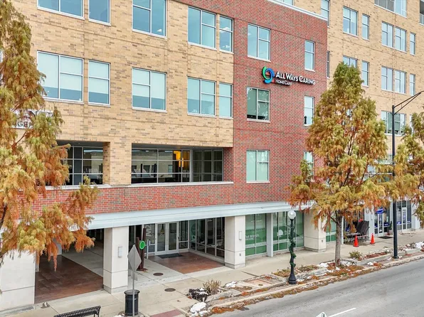 301 N Neil St APT 708, Champaign, IL 61820