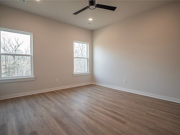 5th image of 14 Nairn Ln