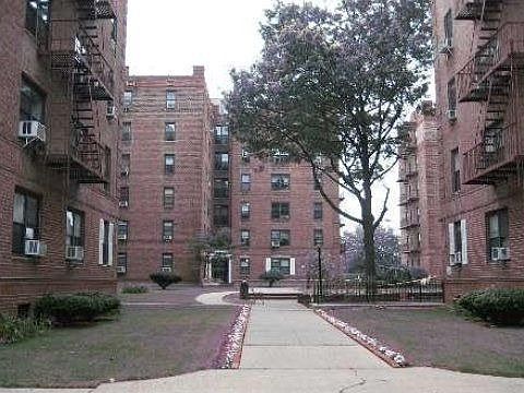 1st image of 14454 Sanford Ave APT 46