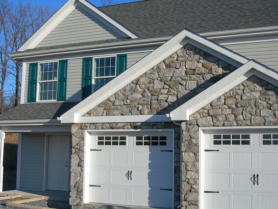 Front of Similar House