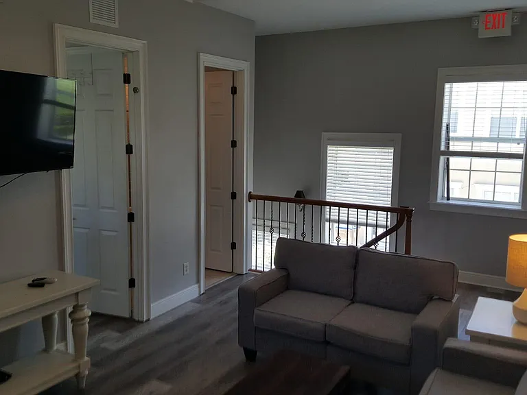 7516 Excitement Garage Apartment — Photo 5