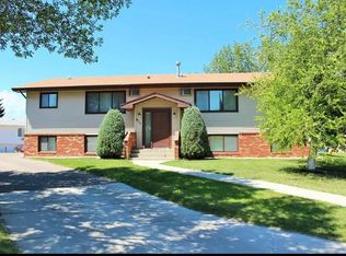 611 19th Ave SE #2, Minot, ND 58701