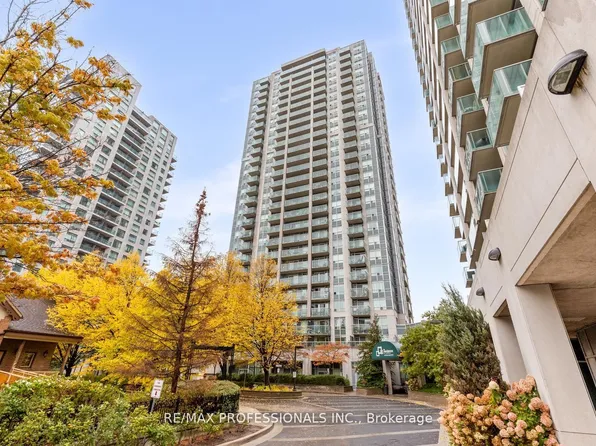 18 Harrison Garden Blvd #706, Toronto, ON M2N 7J7