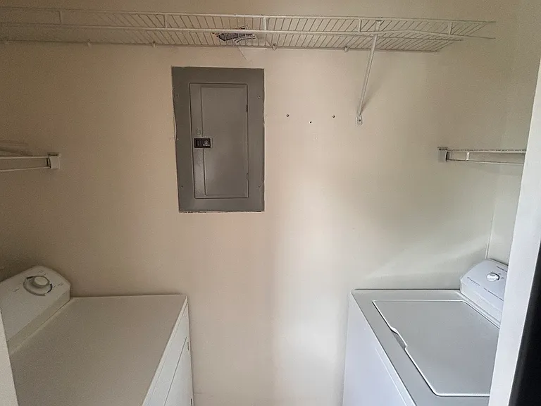 200 Stewart Ln #10 — Photo 10