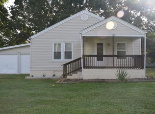 604 N Oakland Ave, Bolivar, MO 65613