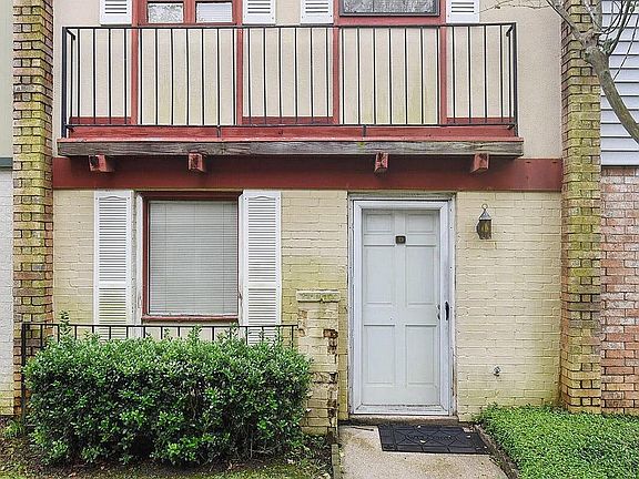 2nd image of 1312 Dulles Dr #D