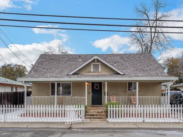 220 6th St, Roseville, CA 95678