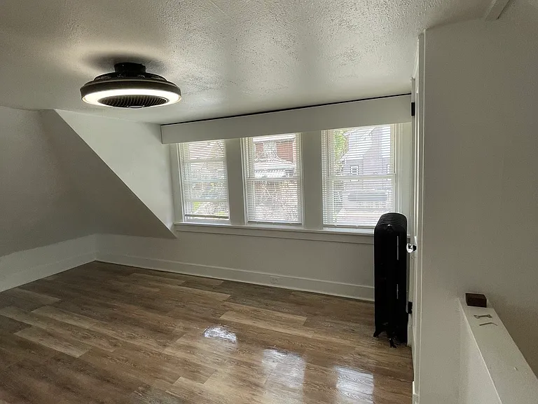 1435 Elm St #3 — Photo 1