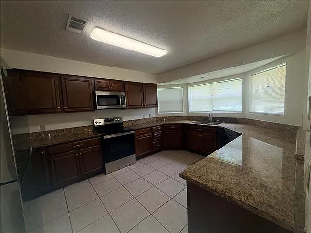 216 Woodridge Blvd — Photo 9